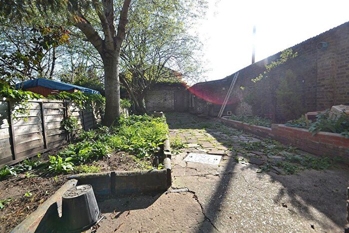 1 Bedroom Flat To Rent In Neasden Lane North, London, Neasden, NW10