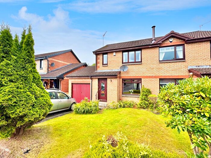 3 Bedroom Semi-Detached House For Sale In Craigielea Park, Renfrew, PA4