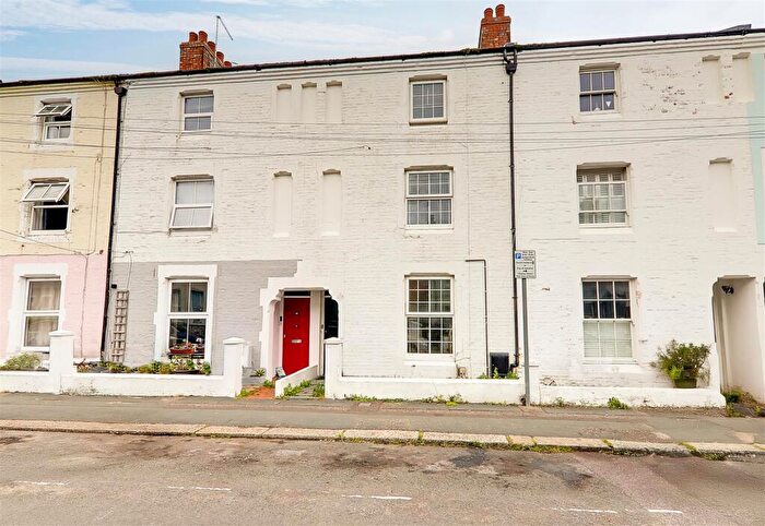 4 Bedroom Terraced House For Sale In Gratwicke Road, Worthing, BN11