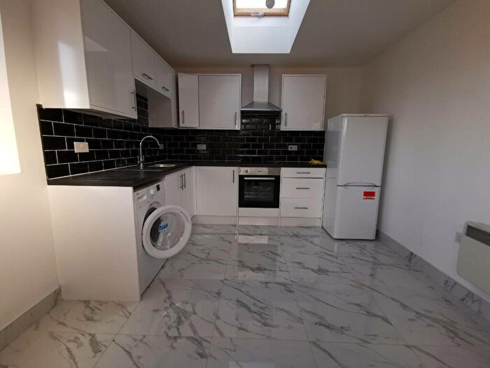 1 Bedroom Flat To Rent In Ford End Road, Bedford, Bedfordshire, MK40