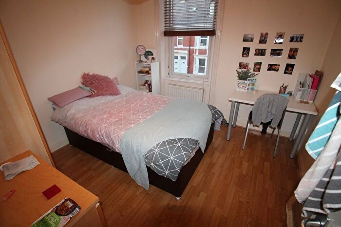 5 Bedroom Flat To Rent In Forsyth Road, Newcastle Upon Tyne, NE2