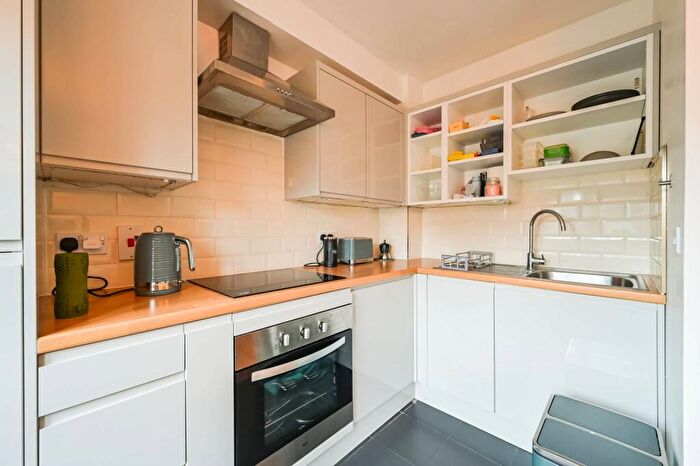 1 Bedroom Flat To Rent In Fairfield Road, Bow, London, E3