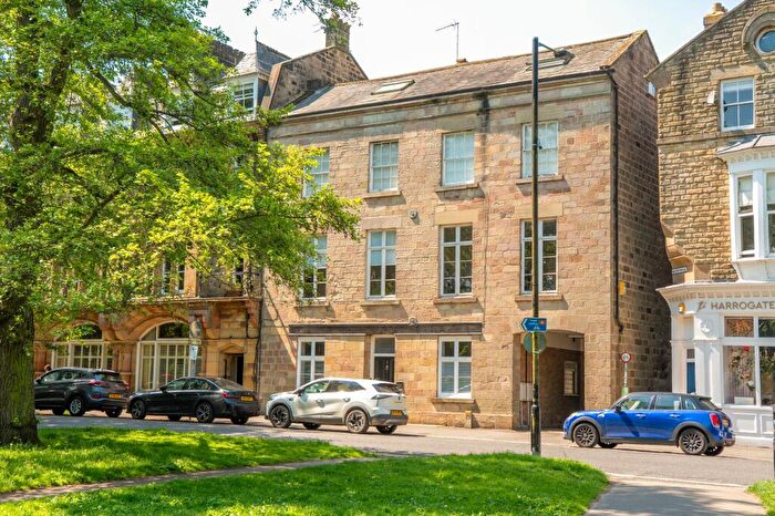 3 Bedroom Apartment For Sale In Park Parade, Harrogate, HG1