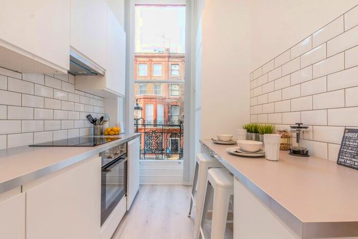 1 Bedroom Flat To Rent In Nottingham Place, Marylebone, London, W1U
