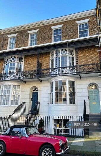 2 Bedroom Flat To Rent In Augusta Road, Ramsgate, CT11