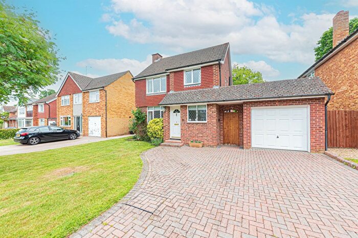 3 Bedroom Detached House To Rent In Hillary Drive, Crowthorne, RG45