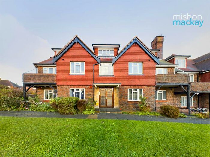 2 Bedroom Flat To Rent In Court Farm Road, Hove, BN3