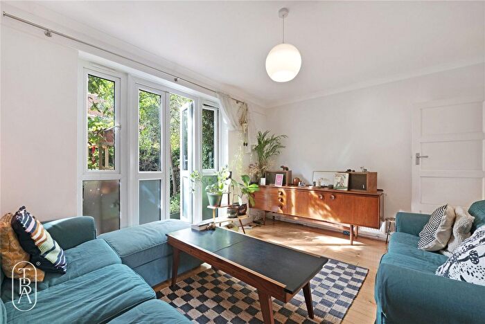 2 Bedroom Flat To Rent In Pitfield Street, London, N1