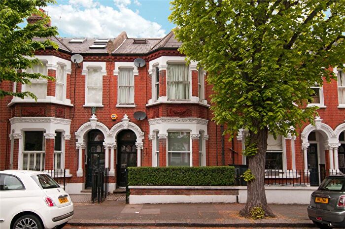 2 Bedroom Apartment For Sale In Winsham Grove, Between The Commons, SW11