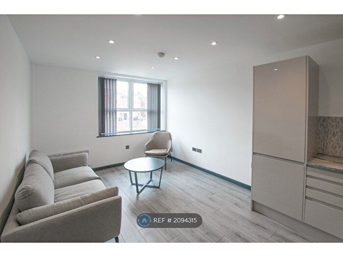 1 Bedroom Flat To Rent In Trinity Apartments, Leeds, LS13