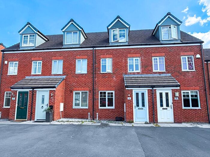 3 Bedroom Town House For Sale In Elton Fold Chase, Elton, Bury, BL8