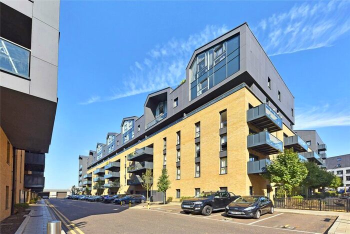 1 Bedroom Flat To Rent In Hoffmans Road, Walthamstow, London, E17