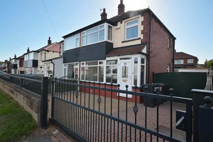 2 Bedroom Semi-Detached House To Rent In Waincliffe Drive, Leeds, LS11