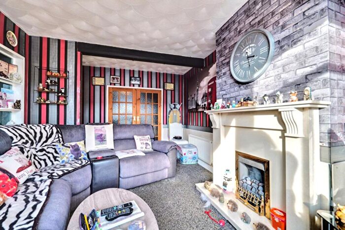 3 Bedroom Terraced House For Sale In The Scotchill, Coventry, CV6