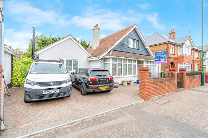 5 Bedroom Bungalow For Sale In Longford Road, Bognor Regis, West Sussex, PO21