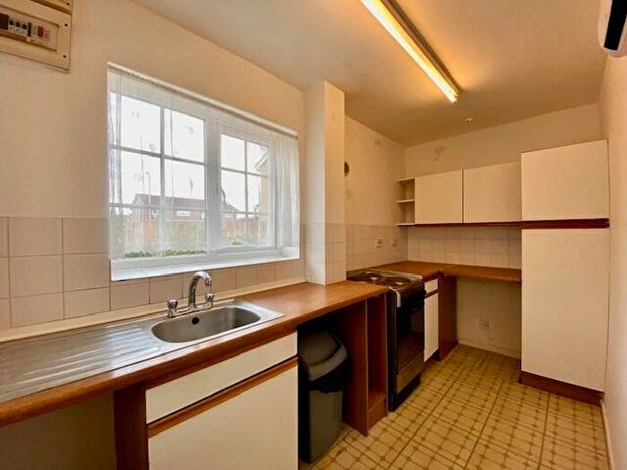 2 Bedroom Cluster House To Rent In Primrose Drive, Aylesbury, HP21