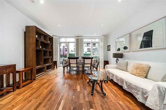 3 Bedroom Flat To Rent In Aspect Court, London, SW6