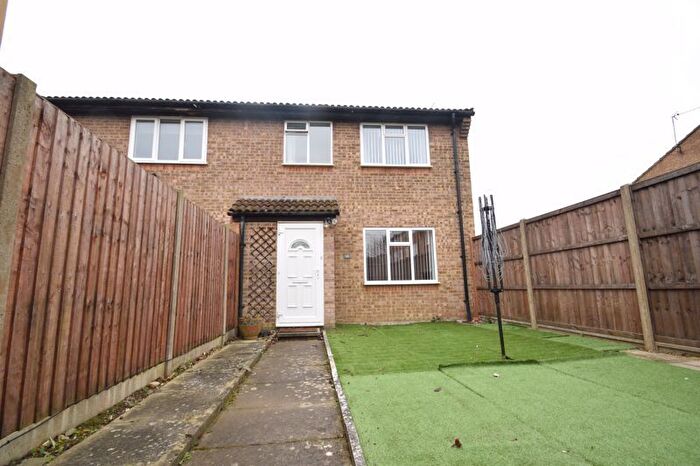 2 Bedroom Terraced House To Rent In Hogarth Crescent, Colliers Wood, London, SW19