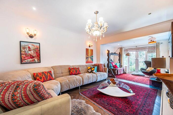 4 Bedroom Detached House For Sale In Barn Rise, Wembley Park, Wembley, HA9