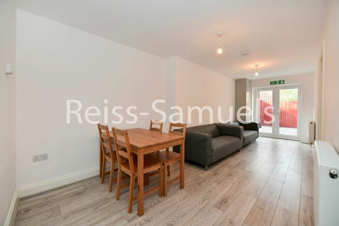 6 Bedroom Terraced House To Rent In Lockesfield Place, Isle Of Dogs, Docklands, London, E14