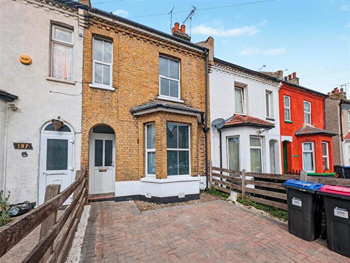 3 Bedroom House To Rent In North Road, Westcliff-On-Sea, Essex, SS0