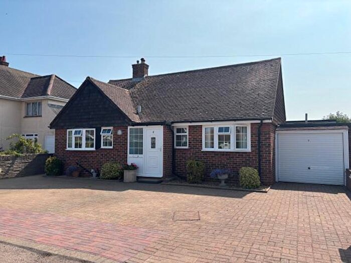 2 Bedroom Detached Bungalow For Sale In Grove Road, Selsey, PO20