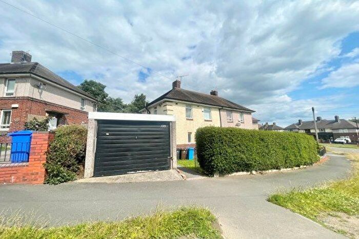 2 Bedroom Semi-Detached House To Rent In Doe Royd Crescent, Sheffield, S5