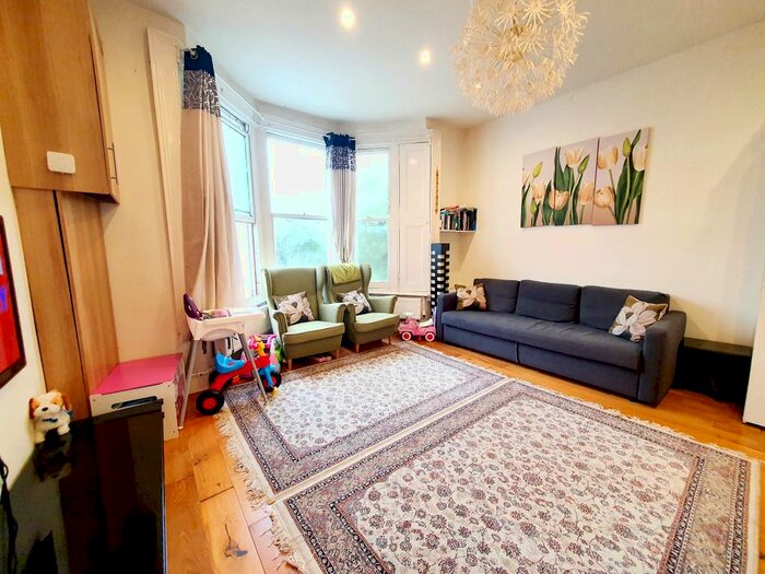 2 Bedroom Flat To Rent In Bartholomew Road, Kentish Town, NW5