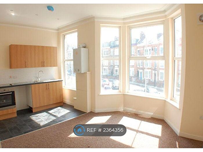 1 Bedroom Flat To Rent In Trafalgar Square, Scarborough, YO12