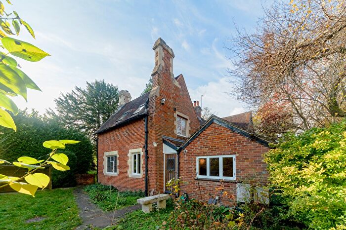 2 Bedroom Semi-Detached House To Rent In North Hinksey Lane, Oxford, OX2