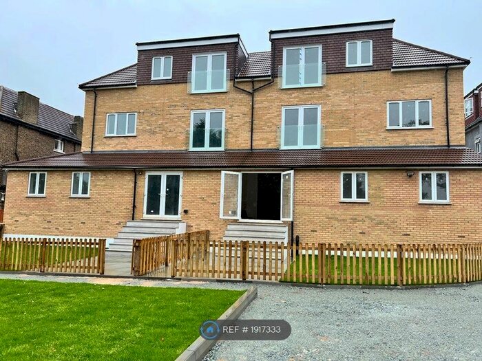 2 Bedroom Flat To Rent In Southwood Road, London, SE9