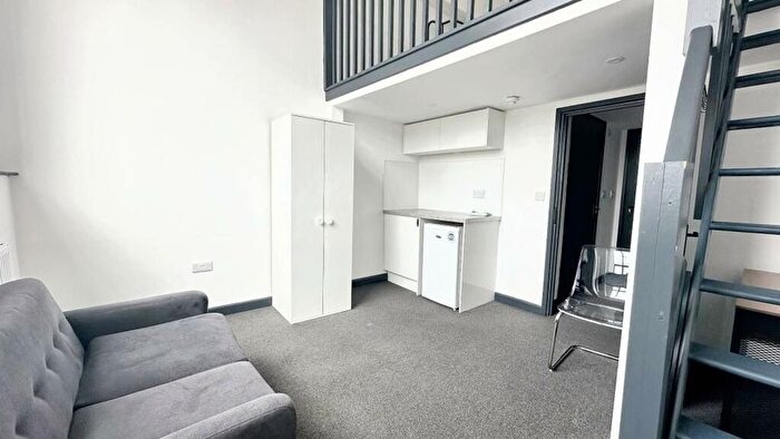 1 Bedroom Flat To Rent In Lawrence Hill, Bristol, BS5