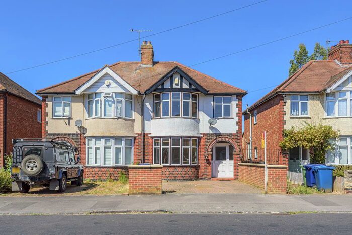 3 Bedroom Semi-Detached House To Rent In White Road, East Oxford, OX4