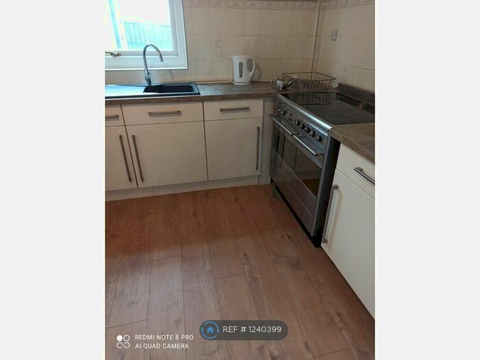 3 Bedroom Semi-Detached House To Rent In Derwent Road, Ferryhill, DL17