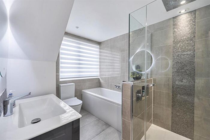 4 Bedroom Detached House For Sale In Tangier Way, Burgh Heath, Tadworth, KT20