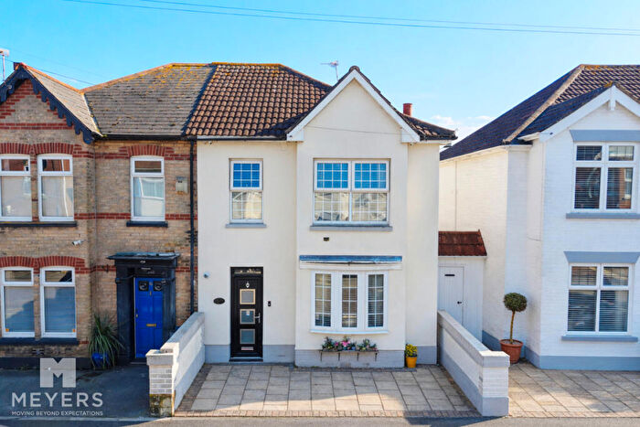 4 Bedroom Semi Detached House For Sale In Gladstone Road, Bournemouth, BH7