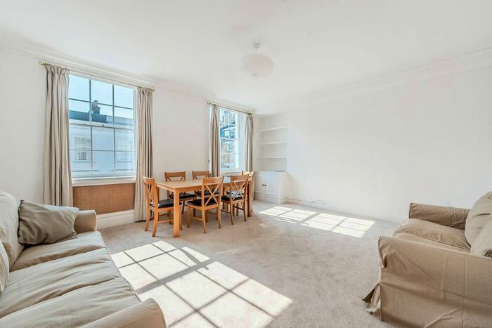 3 Bedroom Flat To Rent In Moreton Place, Pimlico, London, SW1V