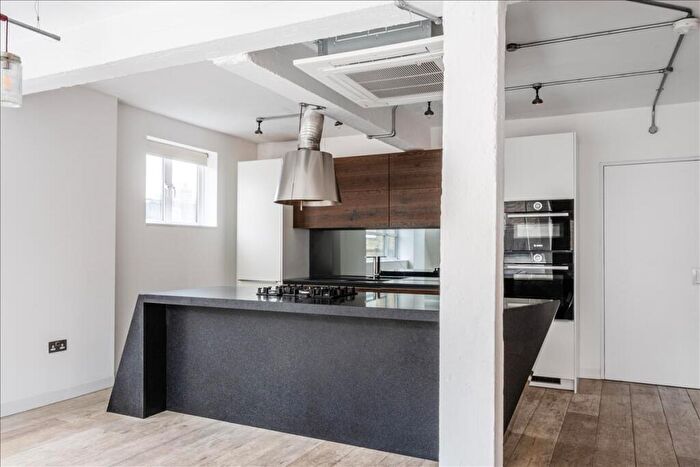 3 Bedroom Apartment For Sale In Temple Works, Hackney, E8 - Photo 5