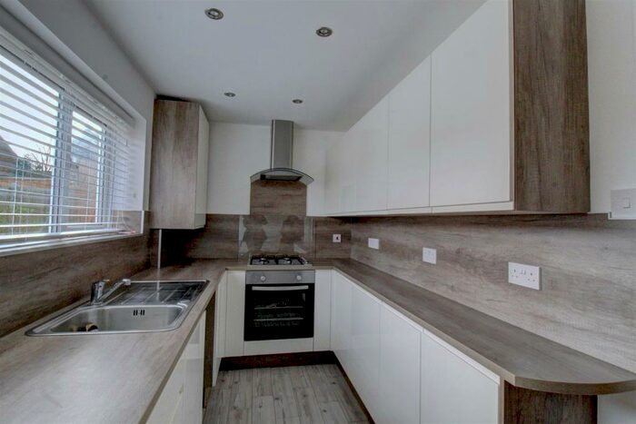 2 Bedroom House To Rent In Witchards, Basildon, SS16
