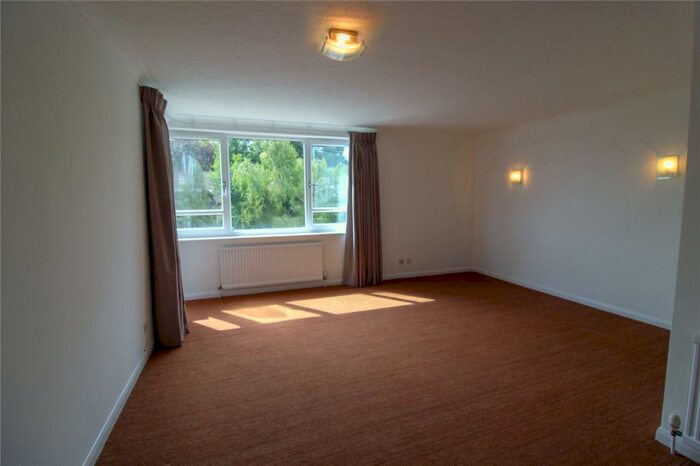 2 Bedroom Apartment To Rent In Norfolk Court, Manor Road, Barnet, EN5
