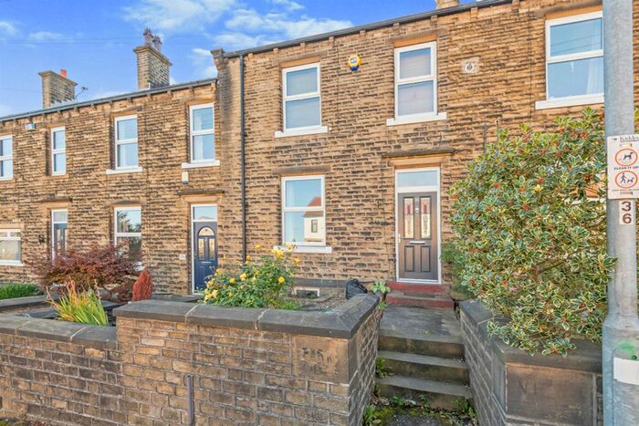 3 Bedroom Terraced House For Sale In Newsome Road, Huddersfield, HD4
