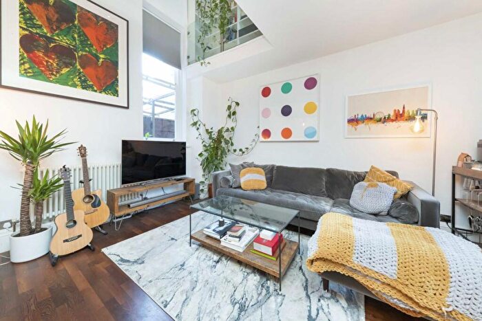 2 Bedroom Maisonette To Rent In Georges Road, Georges Road, N7