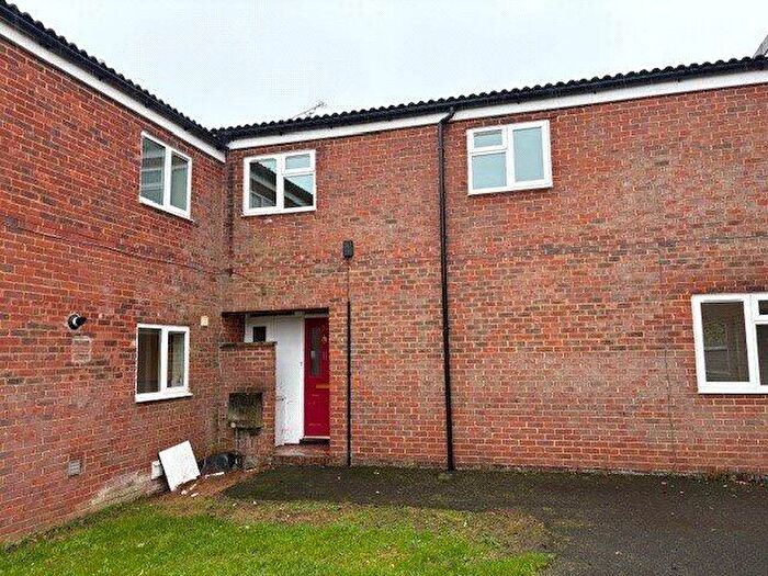 3 Bedroom Terraced House To Rent In Kelvin Close, Arborfield, Reading, RG2