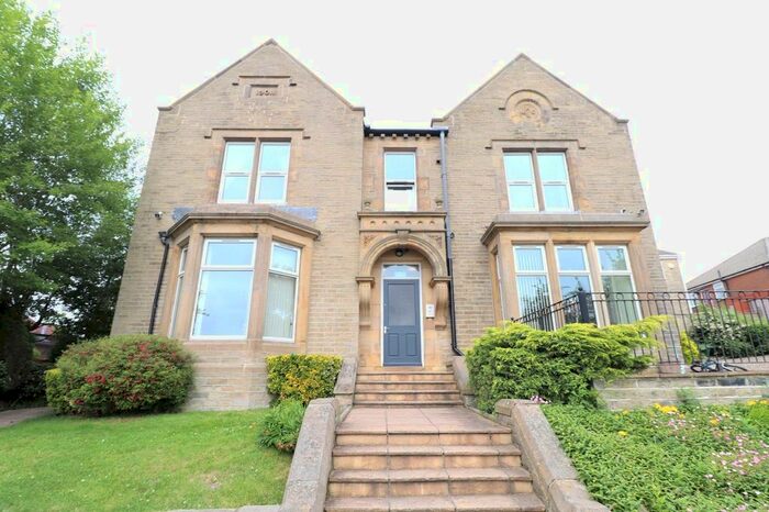 3 Bedroom Maisonette To Rent In Owlcotes Road, Pudsey, West Yorkshire, Uk, LS28