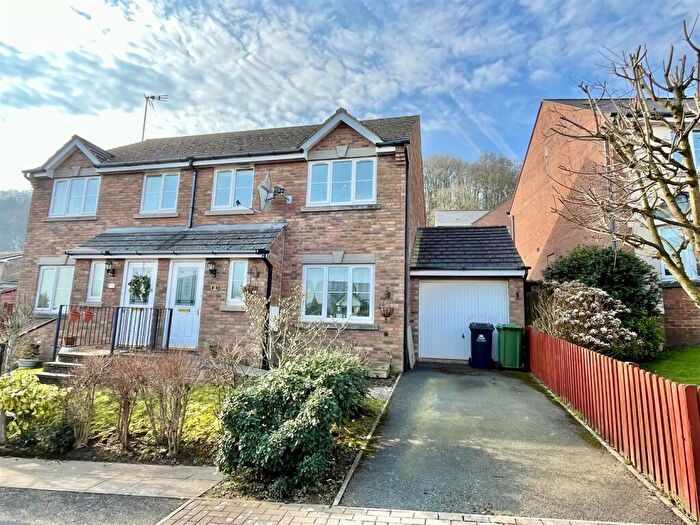 3 Bedroom Semi-Detached House For Sale In Lining Wood, Mitcheldean, GL17