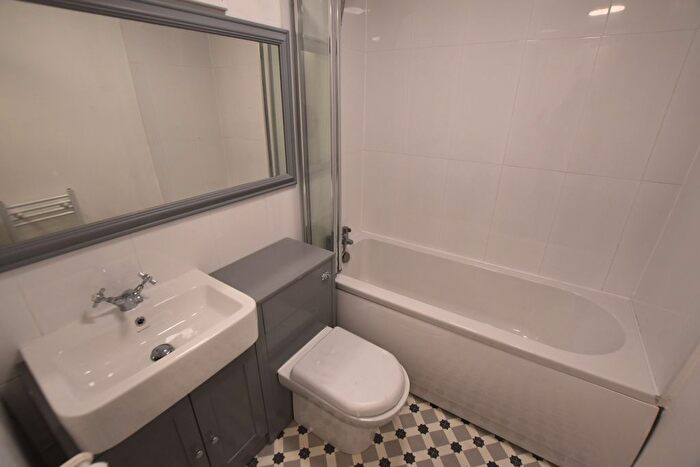 1 Bedroom Flat To Rent In Turnmill Avenue, Springfield, MK6