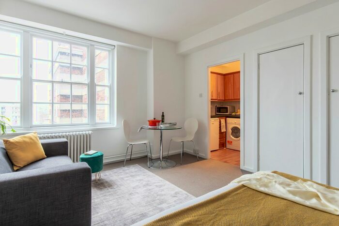 Studio To Rent In Dolphin Square, London, SW1V