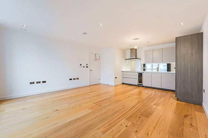 1 Bedroom Flat For Sale In Glenthorne Road, Hammersmith, London, W6