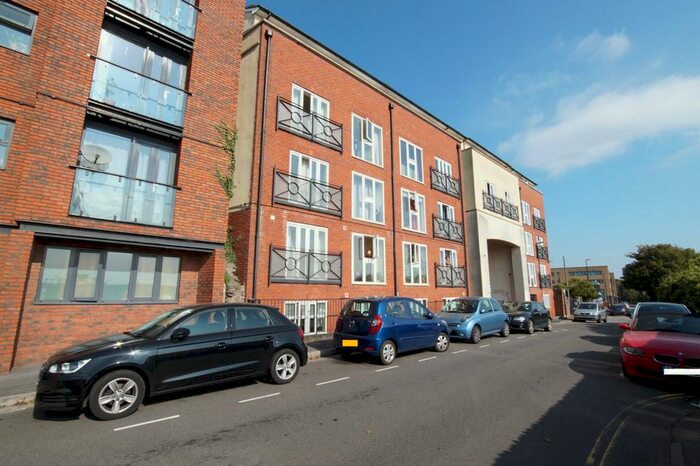 2 Bedroom Flat To Rent In Midland Mews, Waterloo Road, Old Market, BS2