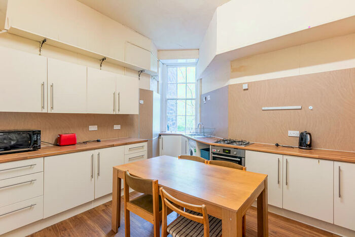 5 Bedroom Flat To Rent In Hope Park Terrace Edinburgh United Kingdom, EH8